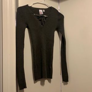 Long sleeve grey top